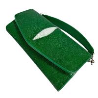 ราคา กระเป๋าสะพายผู้หญิง หนังปลากระเบนแท้ รุ่น 3 พับยักษ์ มีหูหิ้วพร้อมสายสะพาย เลือกสีได้ ใส่ธนบัตร การ์ด เหรียญ หนังแท้100 (17218597038)