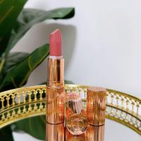 ราคา ของแท้ พร้อมส่ง Charlotte Tilbury Matte Revolution Lipstick สี Pillow Talk Medium 3 5 g (20005767076)