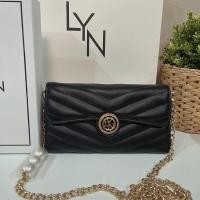 ราคา พร้อมส่ง5 สี กระเป๋าสตางค์ lyn มีสายยาวถอดได้ แท้ outlet (19669228750)