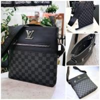 ราคา กระเป๋าสะพาย 8016 ขนาด 9 5 นิ้ว กระเป๋าสะพายข้าง ผู้ชายรุ่นใหม่ล่าสุด งาน hiend สินค้าพร้อมส่ง 1 ถึง 3 วันลูกค้าได้รับของ (20905214020)