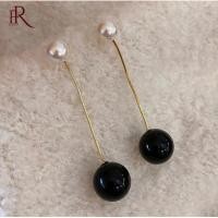 ราคา Frascati ต่างหูพู่ห้อยสไตล์คนดังสีดำและสีขาวประดับไข่มุกสองเม็ดเครื่องประดับแฟชั่นเครื่องประดับที่ไม่ธรรมดาสำหรับผู้หญิง (16956950202)