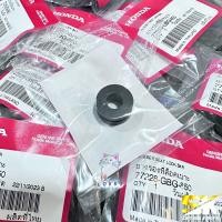 ราคา ยางรองชุดสี ยางรองบังลมชุดสี แท้ศูนย์ Wave125 S R i 1ตัว สินค้าแท้ศูนย์ พร้อมส่ง (21272546822)