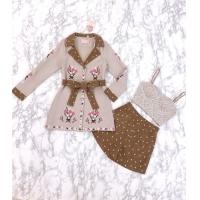 ราคา Brownie Icing Blazer Set ชุดเซ็ต 3 ชิ้น เสื้อสูทแขนยาว ปกและเชือกผูกเอวผ้าลูกฟูก สายเดี่ยวลูกไม้ กางเกงขาสั้นลูกฟูก (21344459480)