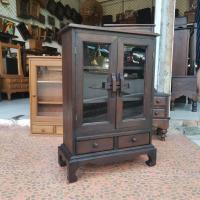 ราคา ตู้ไม้สัก ตู้โชว์กระจกไม้สัก ใส่ของสะสม teak cabinet ของจิ๋ว สีโอ็ค ขนาด กว้าง40xลึก20xสูง60 Cm มี 2 ลิ้นขัก 2 ประตูกระจกบานเปิด 3 ชั้นวางของ (19154322865)