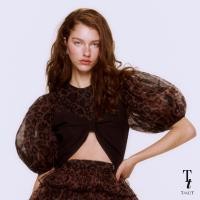 ราคา TandT DONNIE TOP MOMMIE DEAREST LEOPARD PRINTED BOW DETAIL CROP TOP เสื้อคร็อปตัวสั้นคอกลมแขนสั้นทรงพอง ตัดต่อชิ้นเกาะอกทรงโบว์ ผ้าตาข่ายพิมพ์ลายเสือดาว (20660711004)
