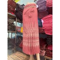 ราคา ผ้าถุงสำเร็จ ติดตะขอ3จีบผ้าฝ้ายเกรดเอ ควายาว35นิ้ว (21137392357)