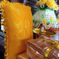 ราคา หมอนพระ หมอนบวช หมอนอุปสมบท หมอนตราบัวไหมพรมทองชั้นดี (15417502989)