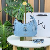 ราคา LYN New กระเป๋าสะพาย ทรงถือ หนังPULeather รุ่นใหม่ชนช้อปงานBrand งานoutlet SALE60 70 OFF (21396536129)