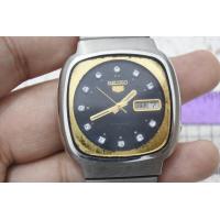 ราคา นาฬิกา Vintage มือสองญี่ปุ่น Seiko 5 Five ระบบ 7009 5140 Automatic Day Date ผู้ชาย ทรงสี่เหลี่ยม TV หน้าดำ หน้าปัด 37มม สายสแตนเลสใช้งานได้ปกติ สภาพดี ของแท้ ไม่กันน้ำ (19511175308)
