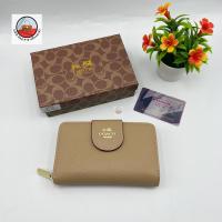 ราคา Coach 2in1 สีเรียบ กระเป๋าสตางค์ผู้หญิง กระเป๋าสตางค์ใบกลาง 6นิ้ว (16088638876)