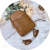 ราคา B86 Forever youngพร้อมส่งกระเป๋าสะพายข้างผู้หญิงกระเป๋าโทรศัพท์ กระเป๋าราคาถูกกระเป๋าแฟชั่นเกาหลีกระเป๋าสองซิป (11073490409)