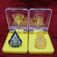 ราคา เข็มที่ระลึก ร 10 สำหรับประดับเสื้อข้าราชการ เสื้อเหลือง ชุดผ้าไทย แบบเข็มกลัด มีกล่อง ไม่มีกล่อง เลือกได้ตามต้องการ เข็มสวย ราคาถูก (21416959966)