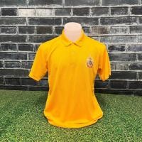 ราคา เสื้อโปโลสีเหลือง เสื้อตราสัญลักษณ์ 72 พรรษา ในหลวง ร 10 (21418946906)