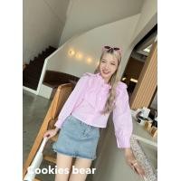 ราคา เสื้อแขนยาวคอระบายทรงใหม่ งานคอจีบแต่งระบาย ทรงแขนพอง กระดุมดอกไม้ Cookie Bear (21019576785)