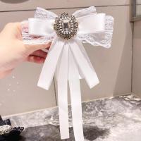 ราคา เข็มกลัดติดโบว์ผ้าลูกไม้สำหรับผู้หญิงเข็มกลัดเนคไทโบว์พลอยคริสตัลเครื่องประดับอัญมณีหรูหรา (17979000413)