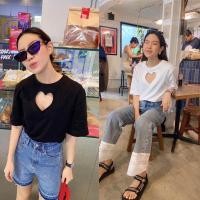 ราคา My heart T shirt เสื้อยืดเจาะหัวใจกลาง (21089047470)