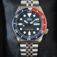 ราคา Seiko SKX009K2นาฬิกาออโตเมติกผู้ชาย สีฟ้าสีแดง (21166484563)