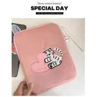 ราคา พร้อมส่ง กระเป๋าใส่ไอแพด เคส iPad โน้ตบุ๊ค รุ่น Muzik Tiger เสือจอมกวน 3 ขนาด 11 15 นิ้ว มีช่องใส่ปากกา เคสไอแพด soft case laptop MacBook Notebook (11607547464)
