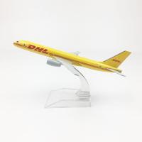 ราคา 16cm โมเดลเครื่องบิน DHL 757 Aircraft Metal Model วัสดุทำจากเหล็ก พร้อมฐาน ของเล่น ของสะสม (16575599557)