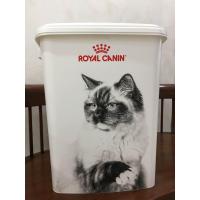 ราคา ถังเก็บอาหารสัตว์Royal canin ขนาดใหญ่ บรรจุอาหารเม็ดได้ถึง15กกผลิตจากพลาสติกฟู๊ดเกดเนื้อเหนียว พิมพ์ลายน้องแมวรอบ4ด้าน มีฝาปิดมิดชิด ป้องกัน มด แมลง อากาศความชื้น เก็บรักษาความสด ความอร่อย ความกรอบ ใ 