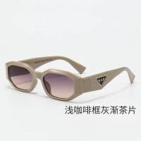 ราคา แว่นกันแดดกรอบขนาดเล็กทรงสี่เหลี่ยมวินเทจหรูหราสำหรับผู้ชายผู้หญิงทรงสี่เหลี่ยมดีไซน์แฟชั่นแว่นกันแดด UV400 (21192060903)