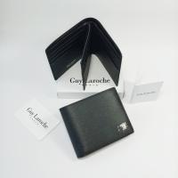 ราคา Guy Laroche กระเป๋าสตางค์ผู้ชายใบสั้น สีดำ มีลิ้นกลาง หนังลายเส้น หนังแท้100 (21292564828)