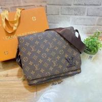 ราคา ส่งไวมาก กระเป๋าสไตล์หลุยส์ LV bag style กระเป๋าสะพายข้างผู้ชาย 10 นิ้ว แถมถุงผ้า ฟรี เข็มขัดชาย เกรดพรีเมียม (15966617147)