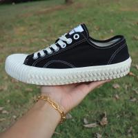 ราคา ส่งฟรี 8US 26cm 41EU รองเท้า EXCELSIOR BOLT LO CARBON BLACK Pre owned Authentic (21124254386)