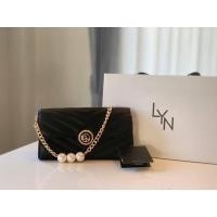 ราคา LYN แท้ กระเป๋า Lyn outlet ประดับมุก กระเป๋าสตางค์มีสายสะพายข้าง พร้อมกล่อง (12386754237)