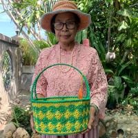 ราคา ตะกร้า งานถักมือ ด้วยเชือกร่ม ดิ้นเงิน ทรงรูปไข่ ขนาดเล็ก ลายดาวกระจาย สีเขียว เหลือง (20791172513)