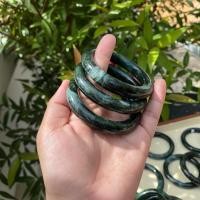 ราคา กำไลหยก กำไลแท้ สีเขียวเข้ม ทรงท้องปลิง ทรงโดนัท (21327054795)