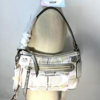 ราคา กระเป๋าถือ COACH แท้ ผ้าลาย Signature มีสายยาว มีตำหนิที่หนังกุ๊นขอบสีเปลี่ยนบางจุด ลดราคาขาดทุน Clearance COACH 28210 DAISY SIGNATURE TATTERSALL DEMI CROSSBODY BAG Clearance (21139245763)