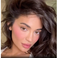 ราคา Kylie Cosmetics Lip And Cheek Glow Balm GIMMETHATGLAM (21420553271)