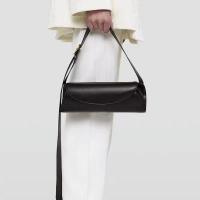 ราคา JIL SANDER กระเป๋าแบบแคทวอล์ค Cannolo กระเป๋าผู้หญิงทรงบาแกตต์ทรงกระบอกเล็กแบบพกพา (20631496257)