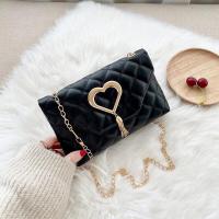 ราคา Chaichaishop พร้อมส่ง ? ? ? ? ? ? กระเป๋าสะพาย แต่งหัวใจ ใส่มือถือได้ สีพาสเทล คิ้วท์มาก มีให้เลือก 3 สี (20056097366)