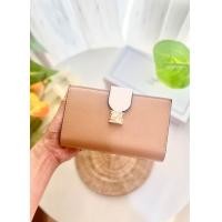 ราคา กระเป๋าสตางค์ lyn ใบกลาง ตัวล็อคตัดสีขาว สวยมาก (21059277802)