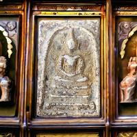 ราคา พระเครื่อง พระสมเด็จวัดระฆังพิมพ์ใหญ่ หลังตรงฉัตรจำลอง ร4 ค544 (21181475826)