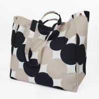 ราคา Lilly bag กระเป๋าสะพายผ้าแคนวาส ลาย Minimal polka dot สีดำ ครีม มีกระดุมเก็บทรง 2 ข้าง (21448592793)