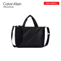 ราคา CALVIN KLEIN กระเป๋าสะพายข้างผู้หญิง Quilted รุ่น DH3568 001 สีดำ (21446762487)