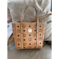 ราคา กระเป๋า mcm มือสองสภาพดี ขนาด 9x8 นิ้ว สวย ใส่ของได้เยอะ (21410540050)