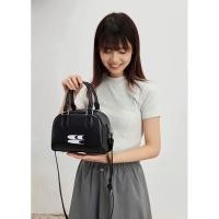 ราคา พร้อมส่ง กระเป๋า Middle Boston Bag จากแบรนด์ CryingCenter แบรนด์แท้ 100 (21398778002)