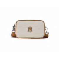 ราคา MLB แท้ กระเป๋าสพายข้างลำตัวทรงสี่เหลียมรุ่นใหม่ กระเป๋าสะพายข้างMONOGRAM New York Yankees รุ่น3ACRS014N (21436977063)