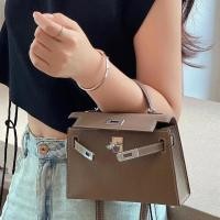 ราคา กระเป๋าเคลลี่หนังแท้รุ่นที่สองจากอิตาลีกระเป๋าถือมินิสำหรับผู้หญิงกระเป๋าใบเล็กสำหรับผู้หญิงกระเป๋าสะพายไหล่สะพายข้างขนาดมินิแบบใหม่ปี2023 (8152864780)