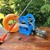 ราคา เครื่องพ่นยาแบตเตอรี่ ปั๊มน้ำคู่ กระเป๋าหิ้ว 12v 12 บาร์ พร้อมสายหนา 3 ชั้น แรง ลากสายได้ไกล พ่นสูง 10เมตร (21216601894)