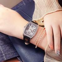 ราคา Royal Crown นาฬิกาข้อมือสำหรับผู้หญิง มีของแถมฟรี5รายการครบเซ็ท สำหรับสุภาพสตรี แบรนด์เนมของแท้ 100 มีรับประกัน 1 ปีเต็ม และกันน้ำ 100 คุณลูกค้าจะได้รับนาฬิการุ่นและสีตามภาพที่ลงไว้ (12635906112)