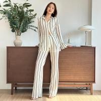 ราคา Lucia pants กางเกงขายาว ผ้าถักยืดลายทาง เนื้อผ้าโปร่งเล็กน้อย มีซับในผ้ายืดขาสั้น เอวยาวยืด (21434824603)