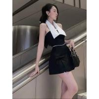 ราคา งานป้าย Linda set เซ็ตเสื้อกระโปรงสีดำ แต่งโบว์ทีีชายกระโปรง ตัวเสื้อคอปกสีขาว มีเข็มกัดดอกไม้ให้ (21304896282)