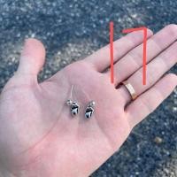 ราคา Chrome Heart pure silver high quality Sieve Skull Anchor Cross Stud Earrings Earrings for Men and Women (19988551416)