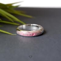 ราคา แหวนนามสกุลเงินแท้หน้ากว้าง 4 มิลลิเมตร ผิวโค้ง พร้อมแกะลายไทย สามารถสลักอักษรได้ พื้นหลังลงยาสีต่างๆได้ RS3C (9966489999)