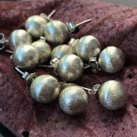 ราคา ตุ้มหูไข่มุก ตุ้มหูเงินแท้99 9 ตุ้มหูงานขัดขาว รับประกันเงินแท้ งานแฮนด์เมดจากช่างฝีมือชาวเชียงใหม่ เหมาะสำหรับผู้หญิง (15069026271)